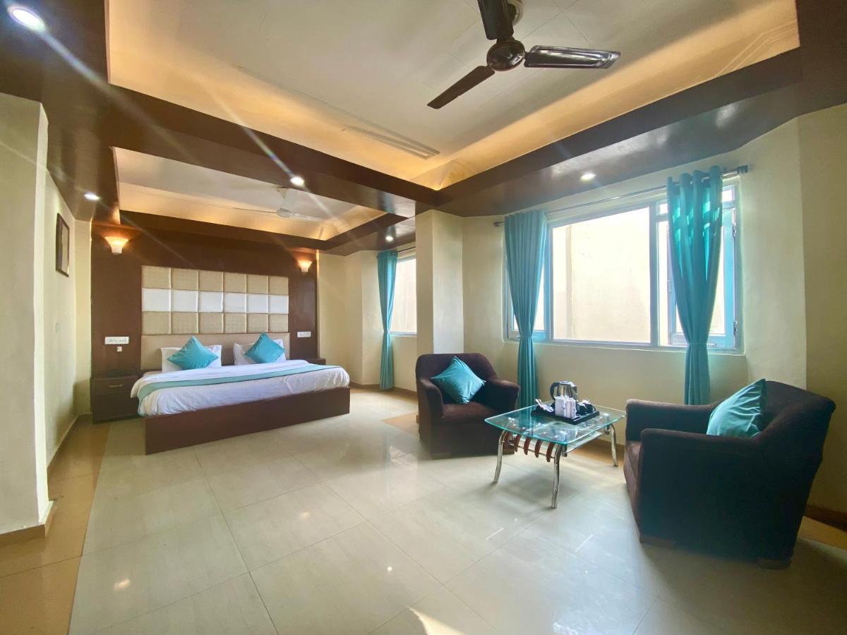 Riversun Hotel Mall Road ムスーリー エクステリア 写真
